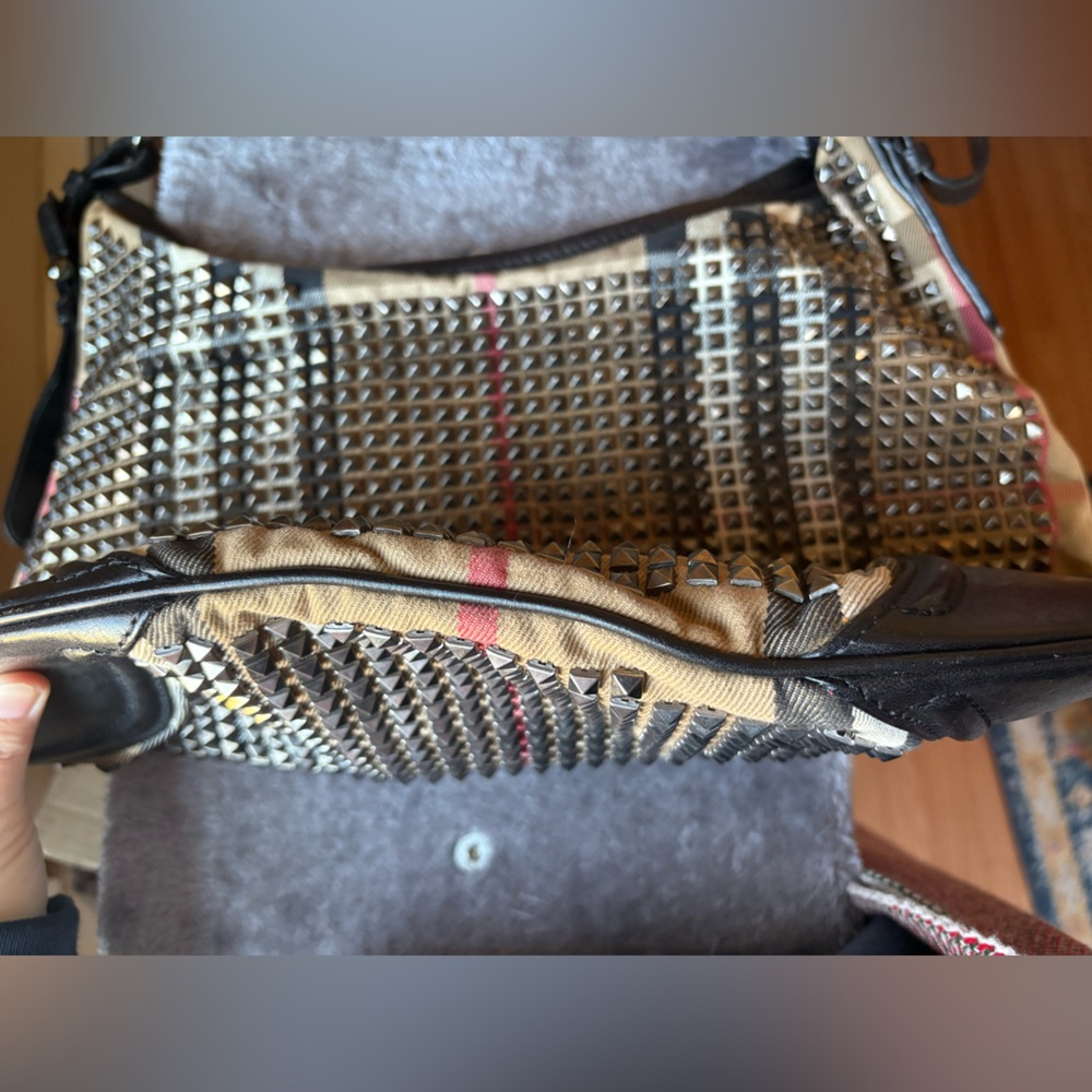 Burberry Hoxton prorsum nova check studded hobo bag - Picture 6 of 15